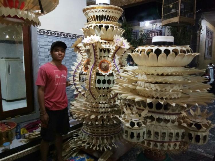 Seni Merangkai Janur