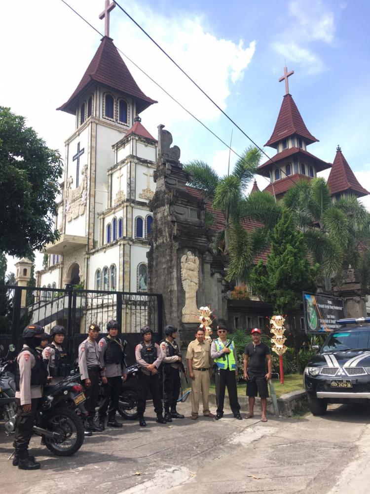 Tingkatkan keamanan di Canggu,  Polisi menyisir gereja