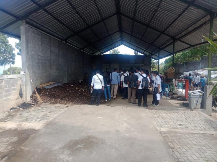 BUMDES DESA GULINGAN BERKUNJUNG KE BUMDES DESA  TAJUN