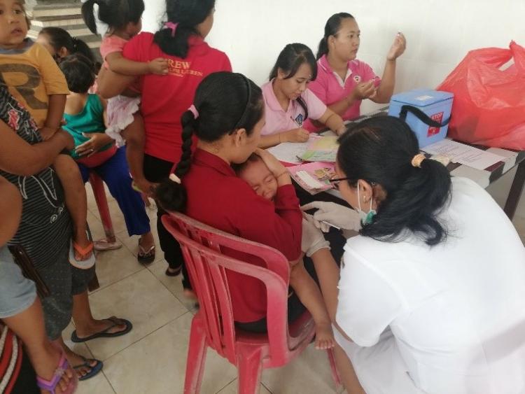 Imunisasi wajib,  wargas Br.Babakan Kangin antusias