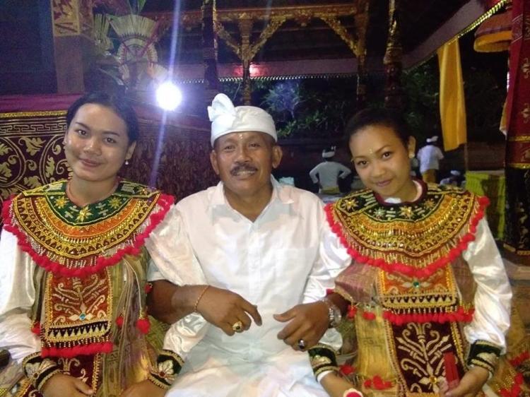 KEDEKATAN PERBEKEL DENGAN ANAK MUDA
