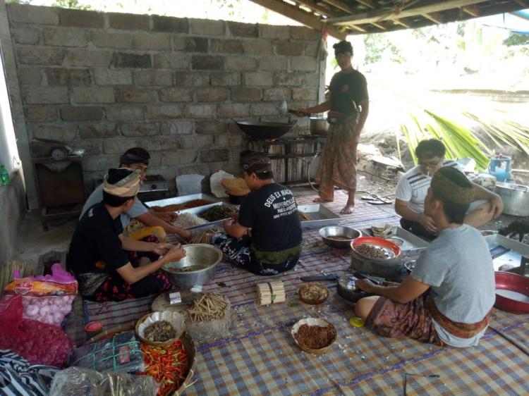 Kegiatan Adat Menyama Braya di Banjar Lebah Sari