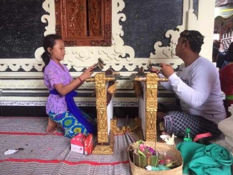 Kehebatan Jari Jemari Gadis Cilik “Ocha”