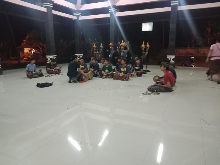 Latihan Perdana Tim Peserta Lomba Baleganjur Duta Desa Gulingan
