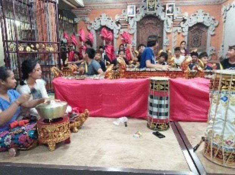 Lestarikan Seni Musik Gambelan Di Br. Ulun Uma Badung