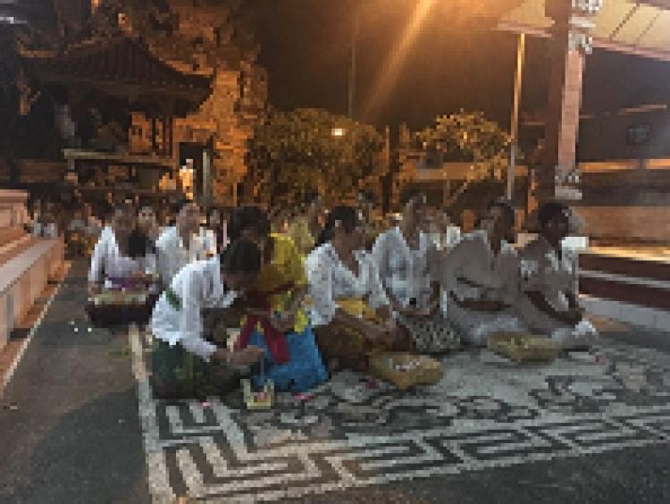 Pemaksan Dalem Luhur Sari Sembahyang bersama