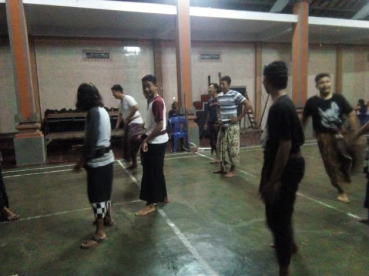 Peserta Lomba Baleganjur Duta Desa Gulingan Latihan Gerak