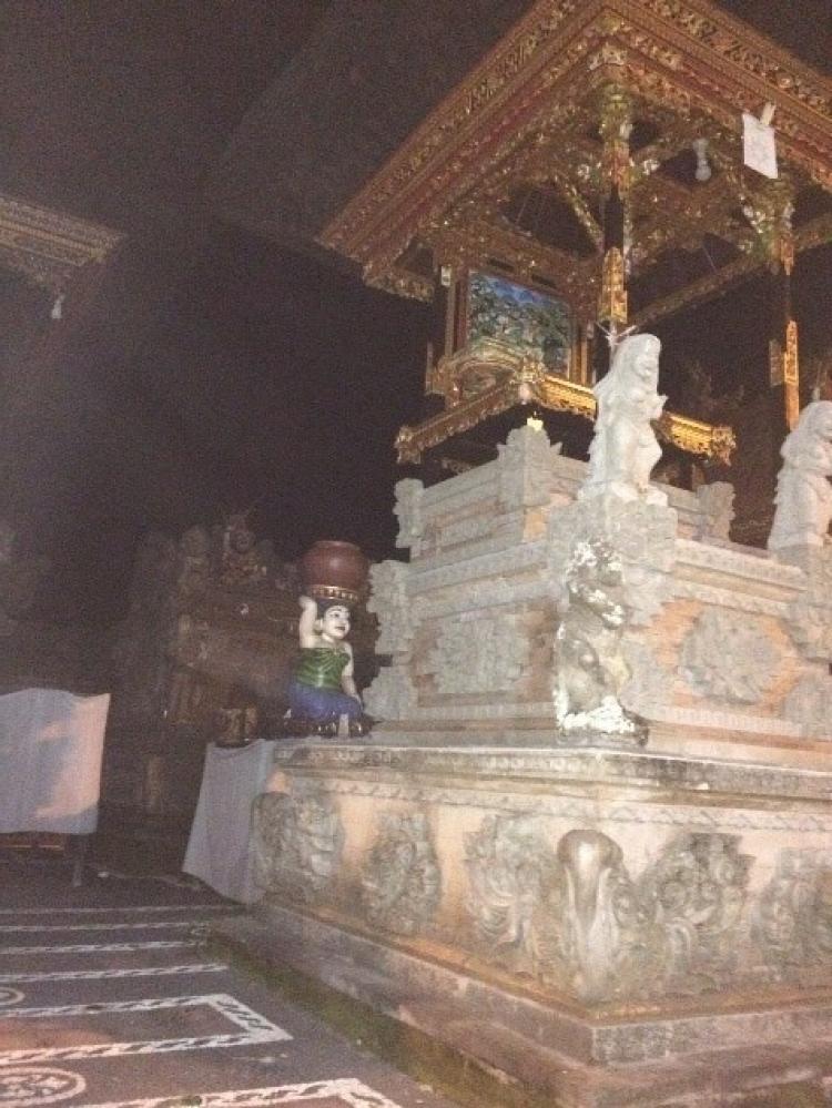 Pura Dalem Babakan Ulunuma , merupakan salah satu Pura tertua di Gulingan