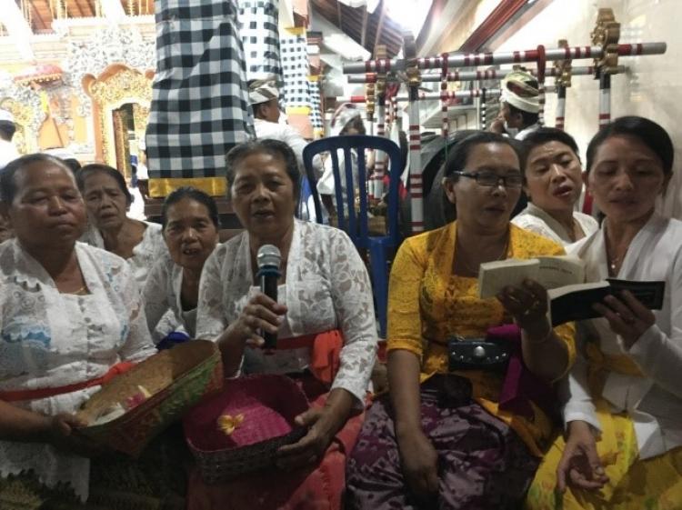 Purnamaning Kapat Sekaa Kidung Istri Suara Darma Yadnya Ngayah