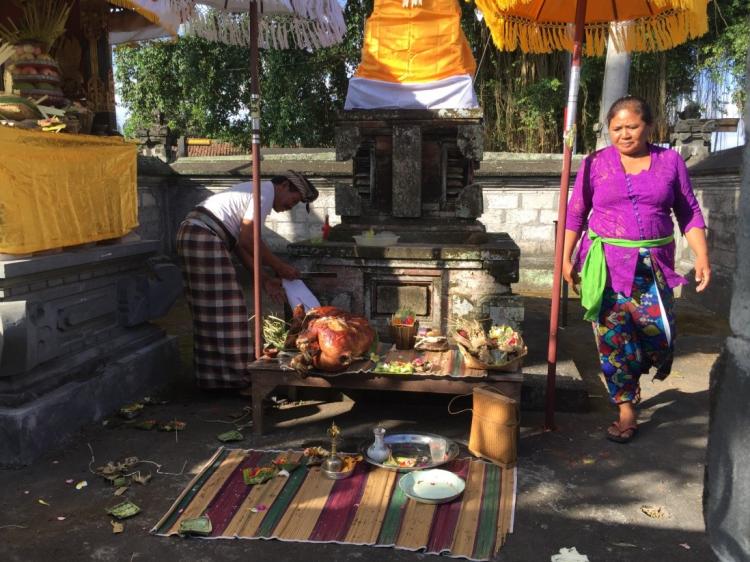 Rahina Wraspati Krama Subak Melaksanakan Upacara Mesaba