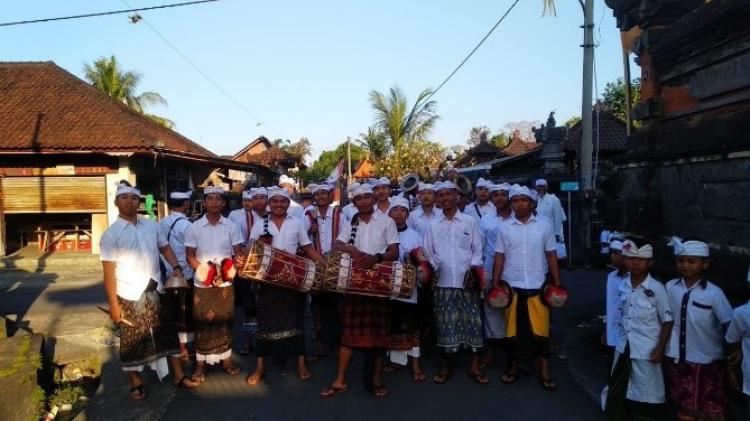 Sekaa Gong Sekar Jaya , ngayah nabuh ngiring leladan