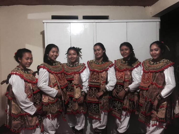 TELEK NGEMBATANG TANGAN