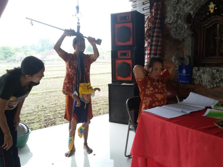 IMUNISASI MR DI POSYANDU BANJAR DELOD YEH