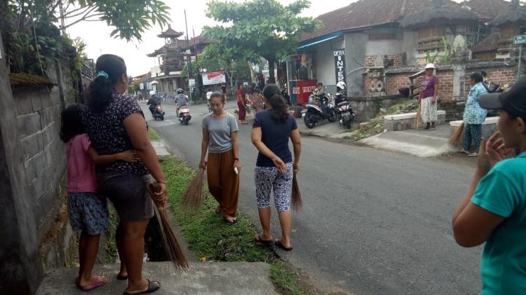 Mari Bersihkan Lingkungan, Bersih Pangkal Sehat