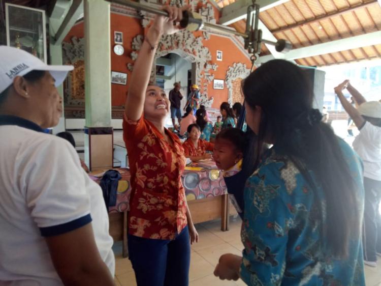 PANTAU TUMBUH KEMBANG ANAK MELALUI POSYANDU