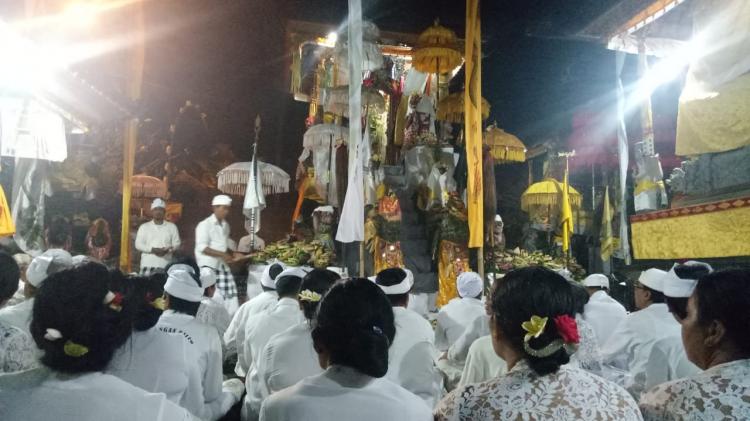 PIODALAN RING PURA DALEM DESA KAJA KEKERAN