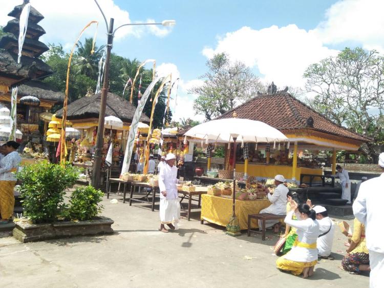 PUJAWALI RING PURA PENGULU