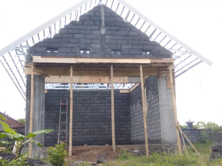 Proses Pembanguna Gudang di Banjar Tauman