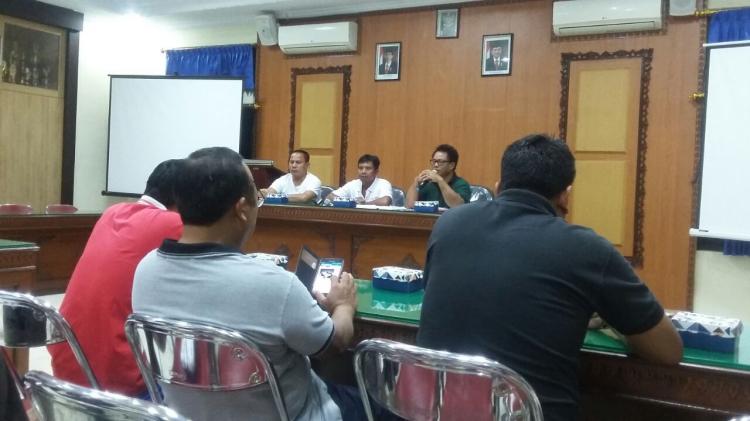 RAPAT PENYUSUNAN ACARA MENYAMBUT HUT DESA KEKERAN & HUT RI YANG KE 73