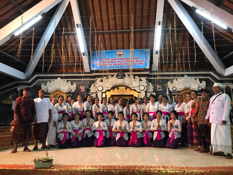 MENJADI YANG PERTAMA, PENGURUS WHDI DESA ADAT BINDU MEKAR BHUWANA RESMI DILANTIK