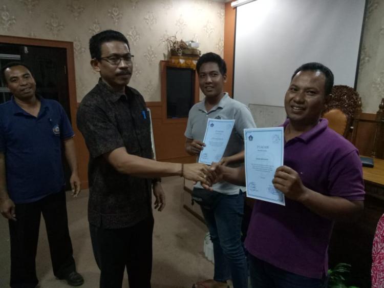 Desa Mengwi Siap Lahirkan Tukang Cukur Handal