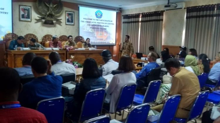 Di Hadapan 27 Delegasi IMF, Perbekel Desa Mengwi paparkan SISKEUDES