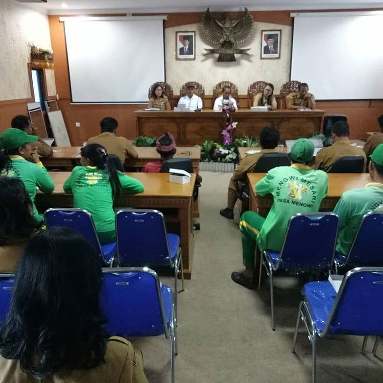 Diet Sampah Plastik, DSILH gelar sosialisasi di Desa Mengwi