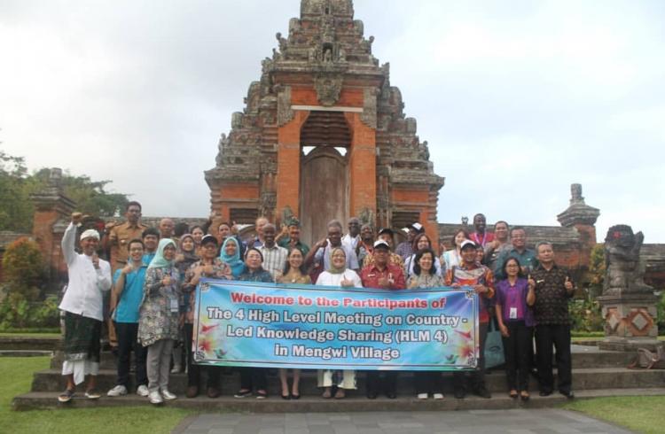 Miliki pesona dan daya tarik, delegasi IMF melali ke objek wisata Taman Ayun