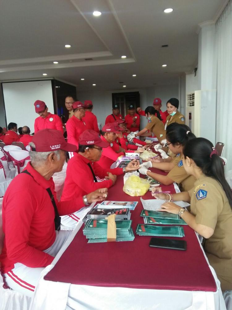 Pemeriksaan Kesehatan Lansia di Puspem Badung