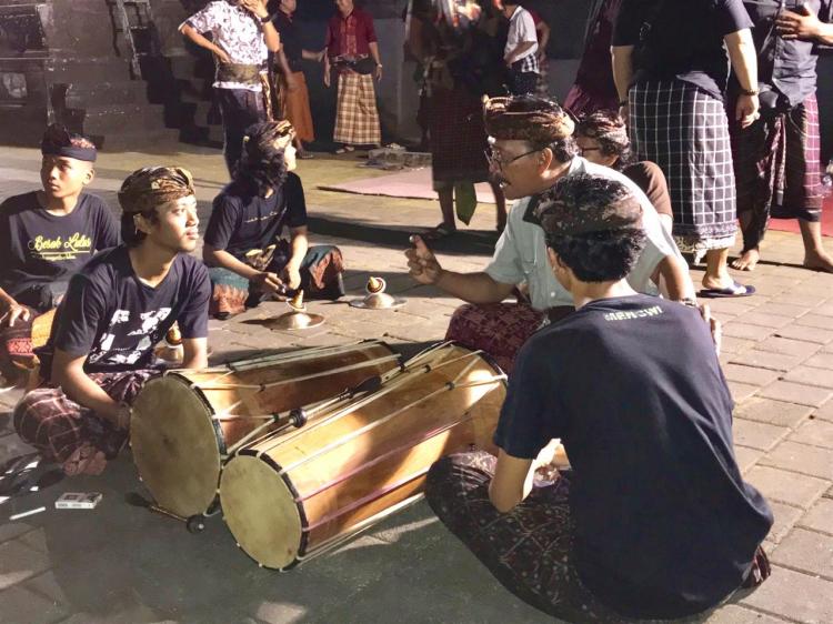 Persiapan HUT Mangupura Kecamatan, Seka Baleganjur Duta Desa Mengwi Ikuti Pembinaan