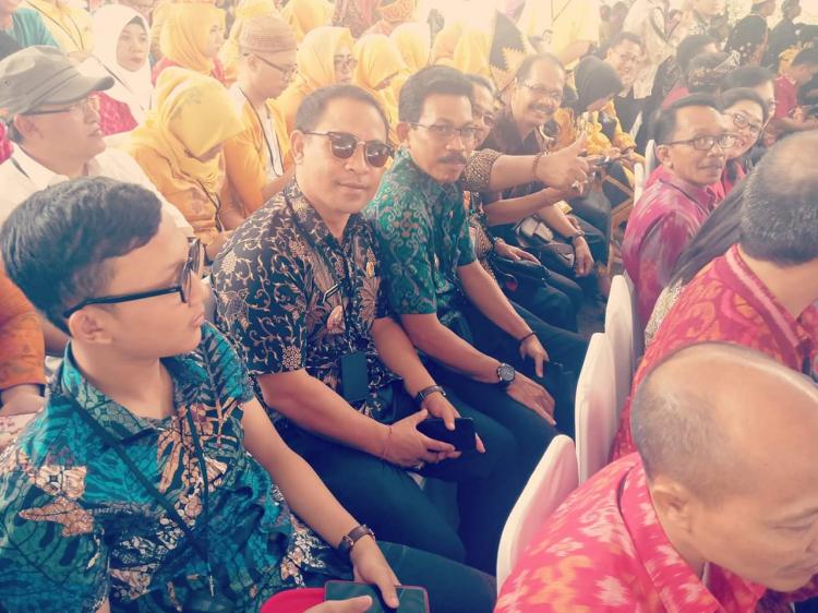 Presiden Jokowi buka acara yang diikuti Perbekel Desa Mengwi