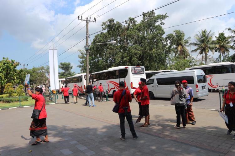 Rombongan IMF Kunjungi Taman Ayun