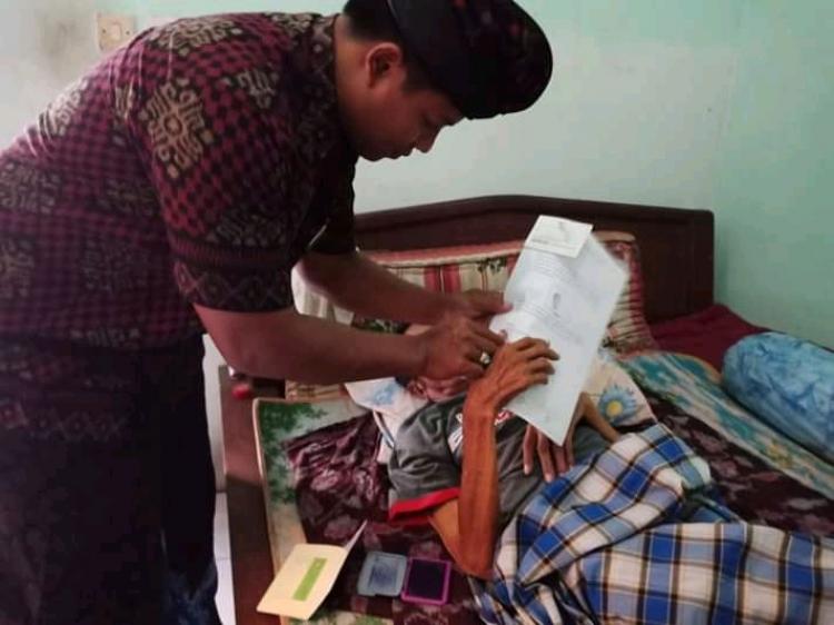 Sudah cair, tunjangan Lansia Desa Mengwi diantar langsung ke rumah