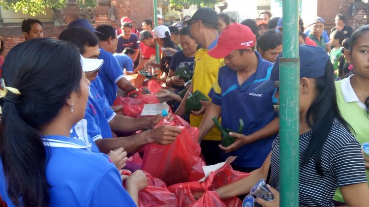 1300 Bungkus Nasi Jinggo Ludes, Dalam Acara Jalan Sehat LPD Desa Adat Munggu