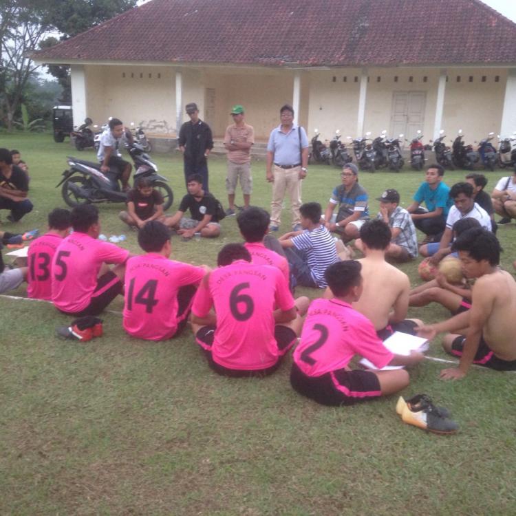 BAKAR SEMANGAT PEMAIN PERSAKTI, PERBEKEL PANGSAN BERIKAN DANA TUNAI