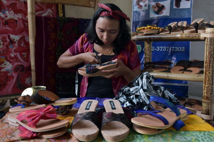 DESA PANGSAN DUKUNG WIRAUSAHA MUDA