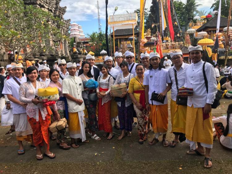 DESA PANGSAN LAKUKAN PENGANYARAN DI PURA MANDARA GIRI SEMERU