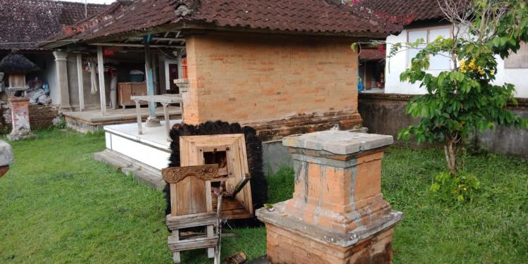 GEMPA 7.0 SR ROBOHKAN PELINGGIH TAKSU MERAJAN I GUSTI NYOMAN RATNA DI DESA PANGSAN