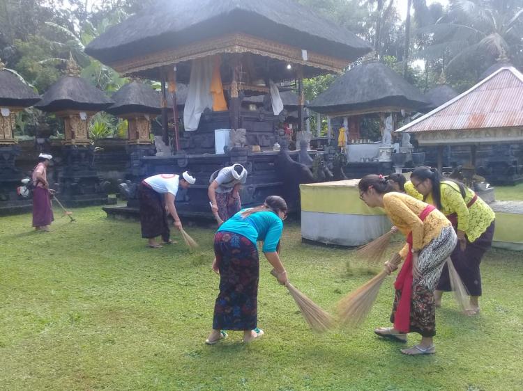 "NGAYAH NGERISAK" OLEH KEKEMBANGAN PURA PENATARAN AGUNG DESA PANGSAN