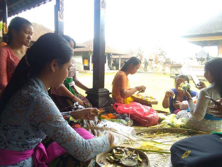 NGAYAH SEBELUM PURNAMA RUTIN DILAKUKAN KEKEMBANGAN BR.SEKARMUKTI DESA PANGSAN