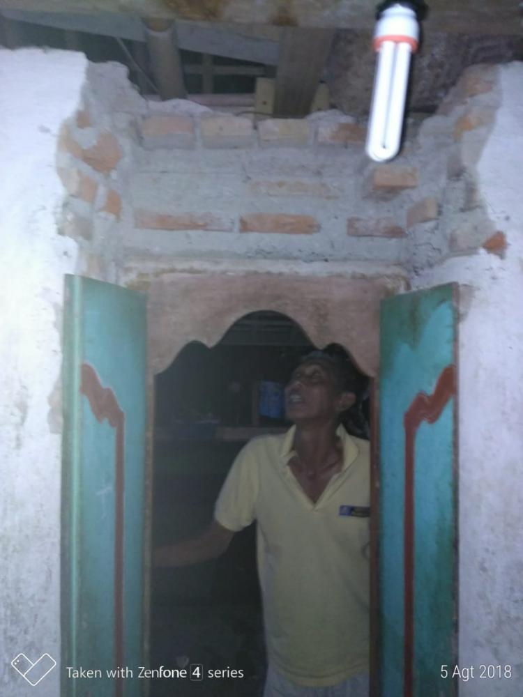 PASCA GEMPA SALAH RUMAH WARGA BR. PUNDUNG DESA PANGSAN MENGALAMI KERUSAKAN