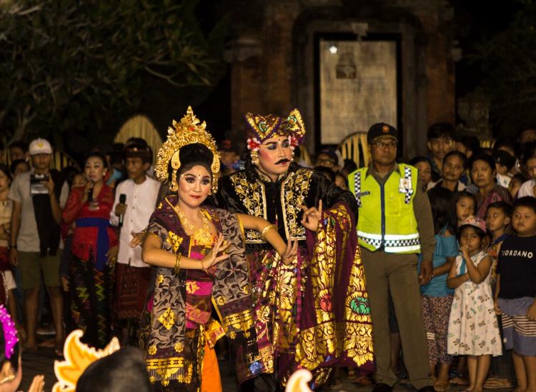 SUKSES KONSTRUBUSI GUNTUR MADU DALAM PEMBUKAAN FESTIVAL SENI DAN BUDAYA KABUPATEN BADUNG