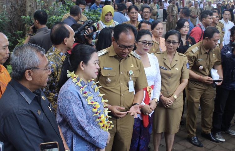 Kunjungan Ibu Menteri Puan Maharani ke Kampung KB Desa Penarungan
