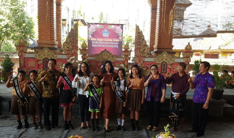 Penyerahan Hadiah Gerakan Penarungan Membaca Desa Penarungan