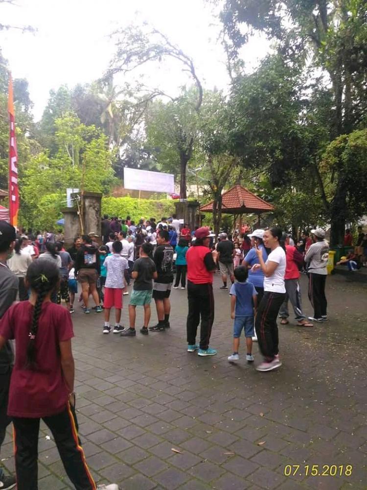 BANK SANGEH ADAKAN ACARA JALAN SANTAI DAN UNDIAN BERHADIAH SERTA HADIAH BAGI PENGUMPUL SAMPAH PLASTIK