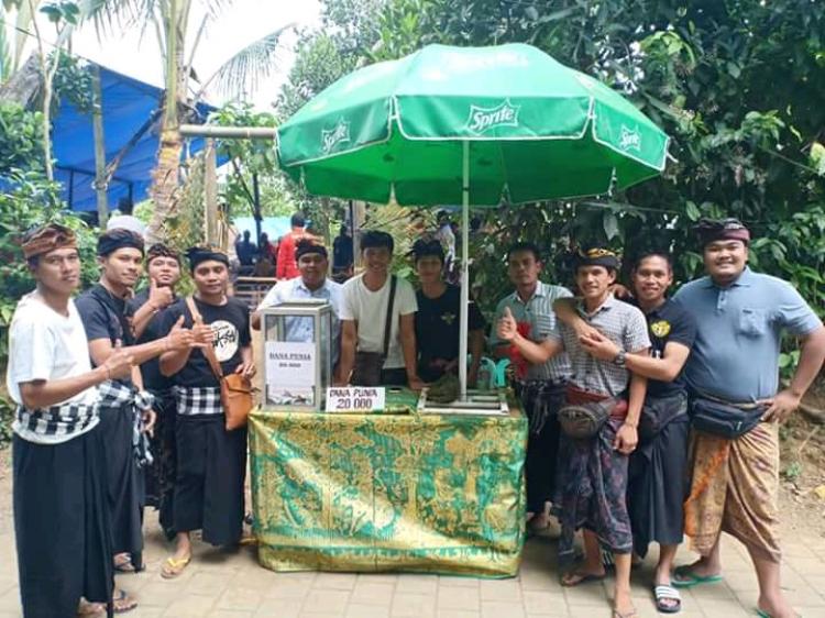 DESA ADAT GERANA ADAKAN PENGGALIAN DANA UNTUK PENGODAKAN IDA SESEUUNAN RATU SAKTI PURA DALEM DESA GERANA