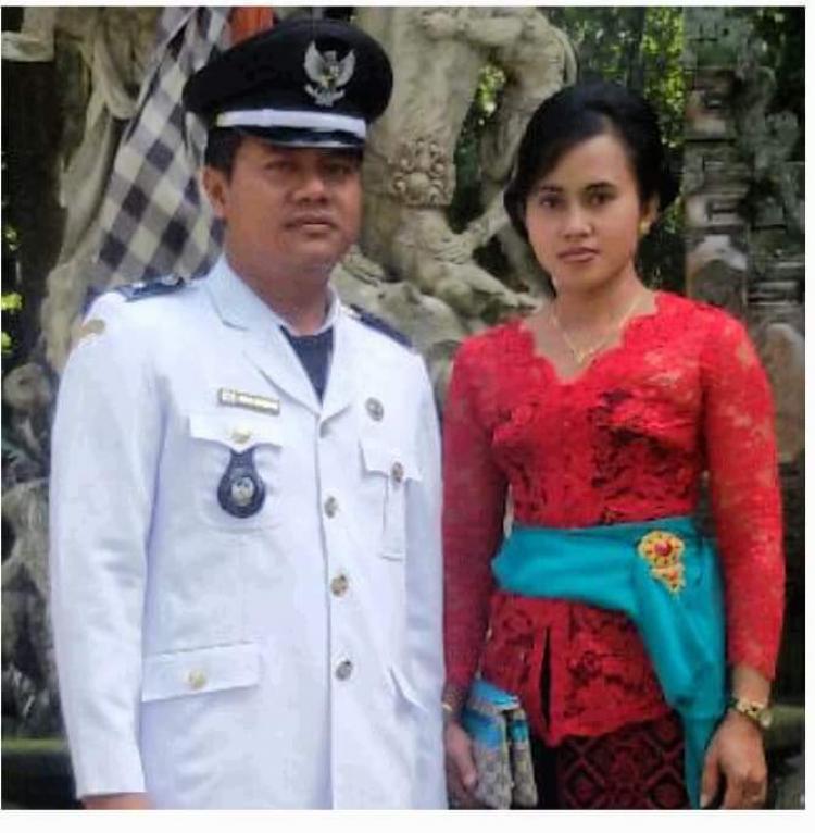 I MADE WERDIANA SH DARI TUKANG FOTO, GUIDE , SOPIR DAN AKHIRNYA PERBEKEL DESA SANGEH