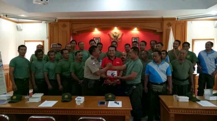 PENUTUPAN BIMTEK, LINMAS DESA SANGEH SIAP BELAJAR DAN JADI LEBIH BAIK