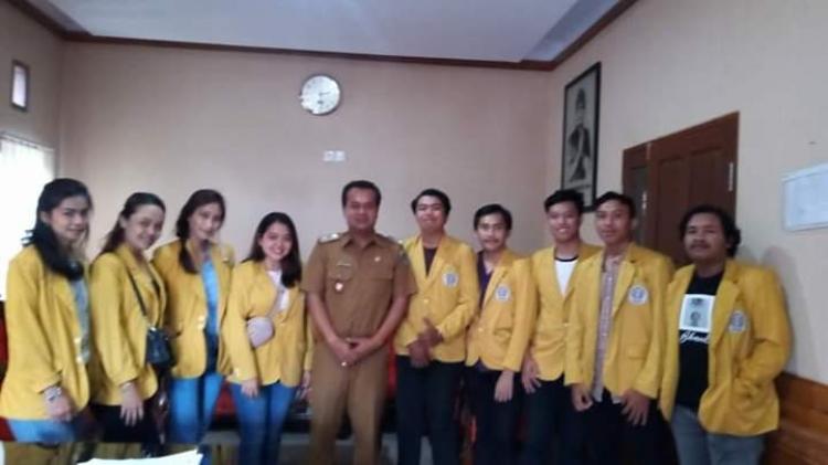 PERBEKEL SAMBUT HANGAT MAHASISWA KKN UNDIKNAS