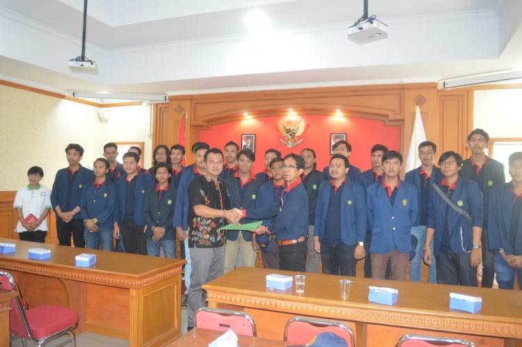 PERBEKEL SERAH TERIMA MAHASISWA KKN UNUD 2018